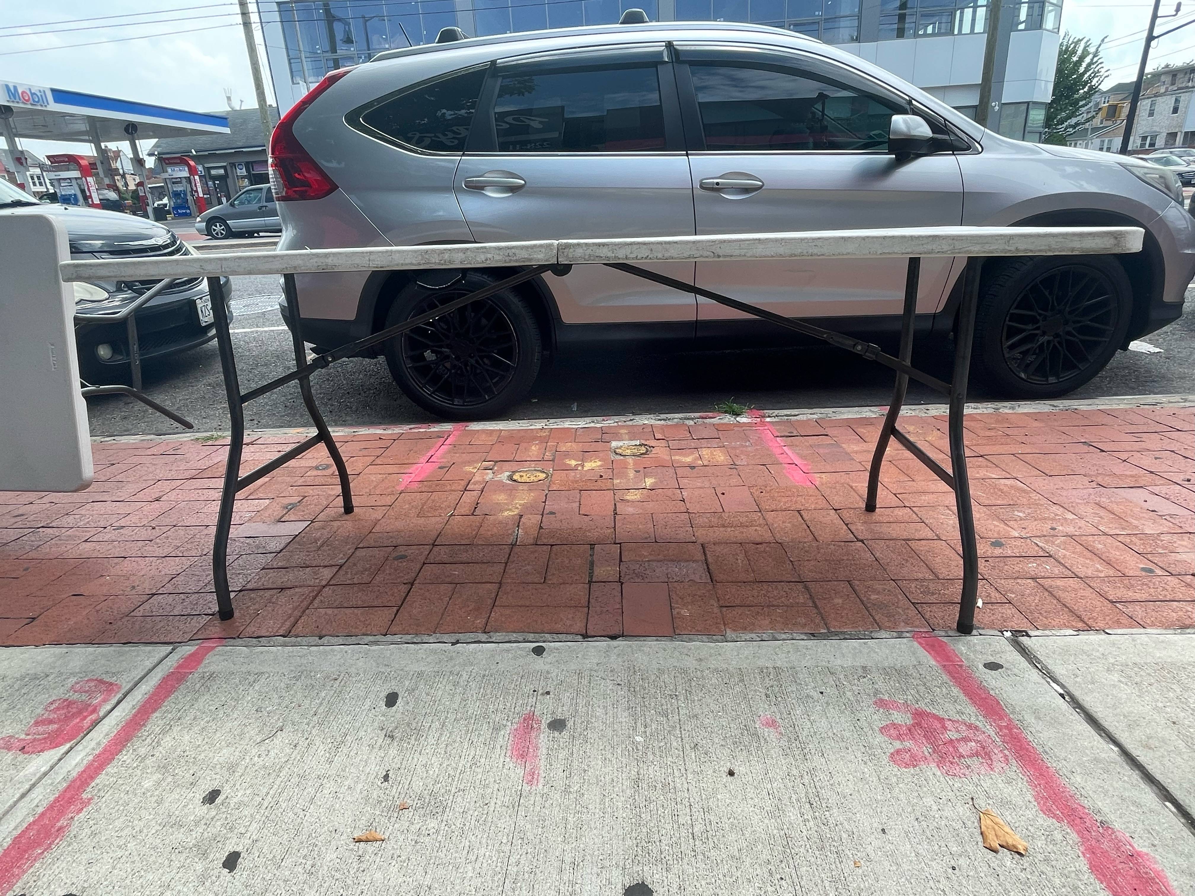 8' Folding Banquet Table