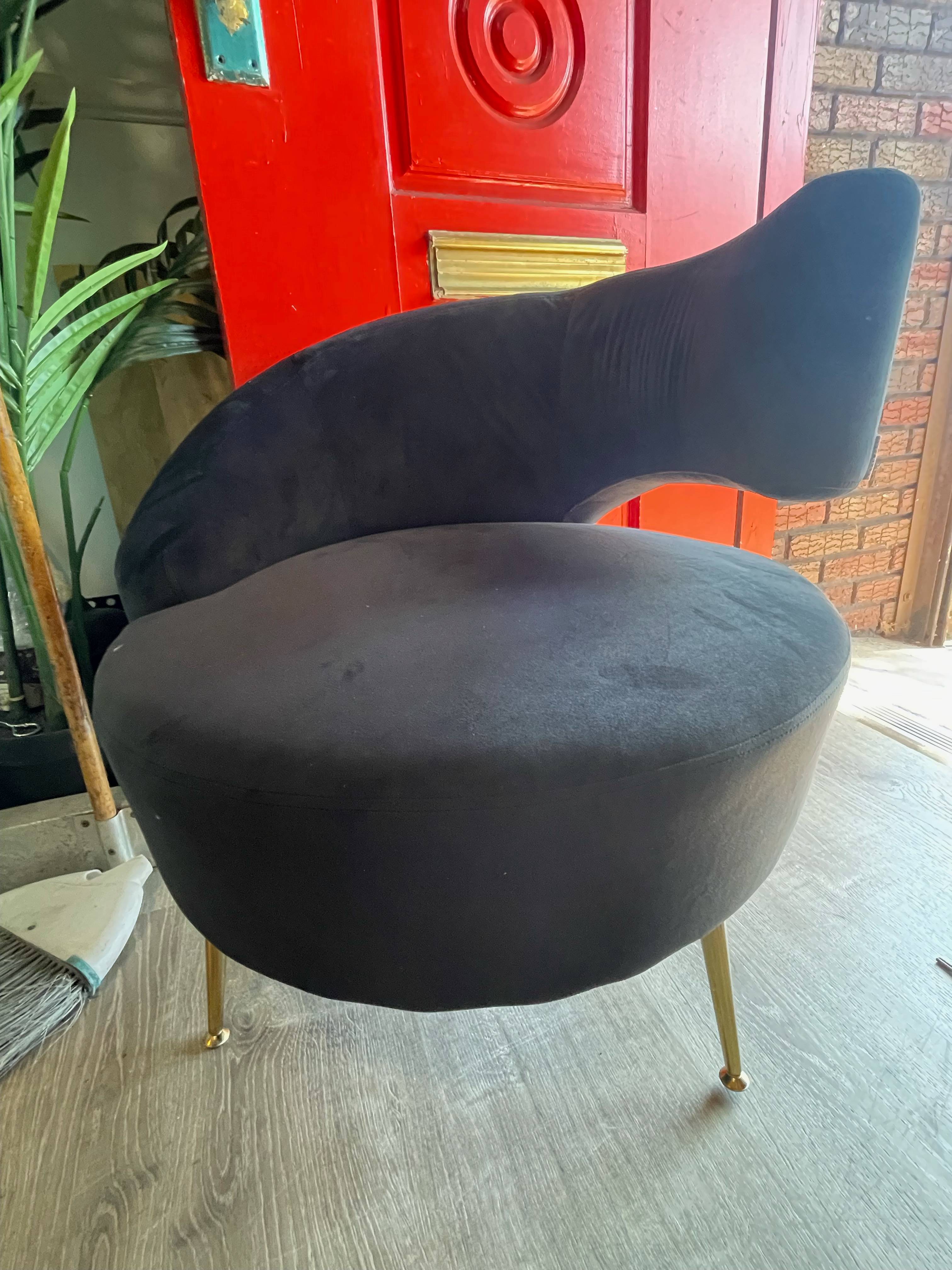 Luxurious Accent Barrel Chair